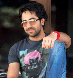 Ayushmann runs on Mumbai streets to keep fit!