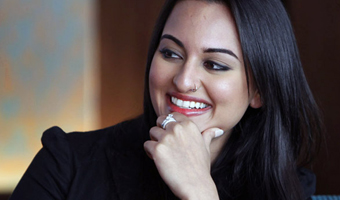 Sonakshi turns teekhi mirchi!