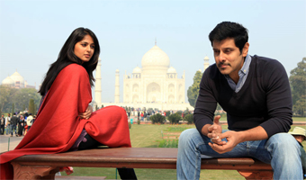 Thandavam opening overshadowed by script row