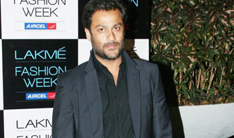 Abhishek Kapoor offered to pen a book