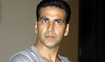 Akshay begins New Year with Thuppakki remake