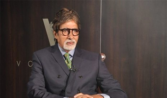 University of Mumbai felicitates Big B