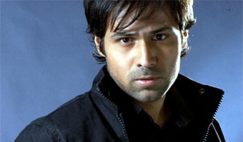 Emraan mobbed during Ghanchakkar shoot