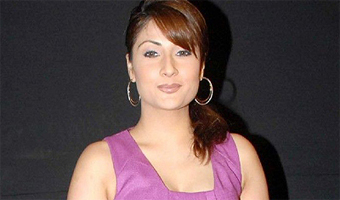 Urvashi wins Bigg Boss 6, weeps tears of joy