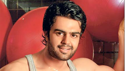 Salman supports Elli Avram in Bigg Boss: Manish Paul