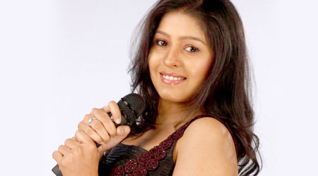 Sunidhi Chauhan regales Kotla crowd