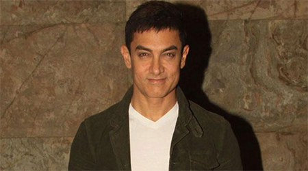 Aamir hosts cousin Mansoors debut book launch