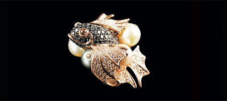 Luxury with literature   PC Jewellers Diwali offering