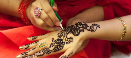 Apply henna with care