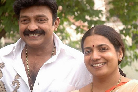Non bailable warrant against actors Jeevitha, Rajasekhar