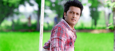 Riteish Deshmukh in awe of Gravity