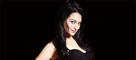 Mom and I are misfits in our house Ramayan: Sonakshi