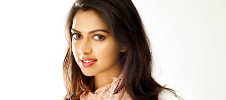 Incredible to dub in mother tongue: Amala Paul