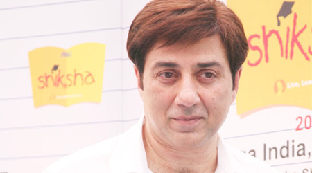 Sunny Deol gets emotional watching Sholay 3D