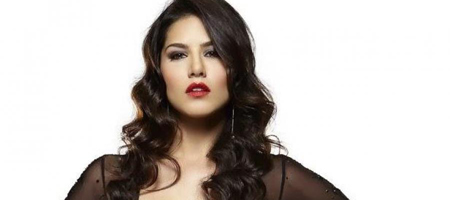 Sunny Leone to wear half sari for Vadacurry