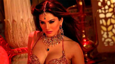 Sunny Leone gets lessons in Marathi