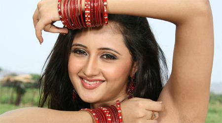 I was apprehensive about blogging: Rashami Desai
