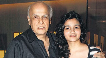 Emotional Alia comforted by dad Mahesh Bhatt