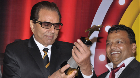 At 78, Dharmendra bags endorsement deal 