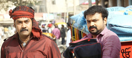 Biju Menon and Kunchacko Boban in Bhayya Bhayya 