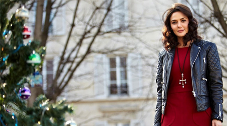 Decorating Xmas tree reminds Preity of childhood