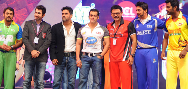 Film stars to swap grease paint for sun tan cream, play cricket