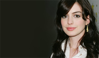 Hathaway bags best supporting actress Oscar