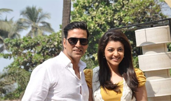 Akshay, Kajal bond over Punjabi food!