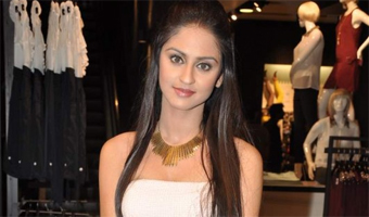 One has to always look fresh onscreen: Krystal Dsouza 