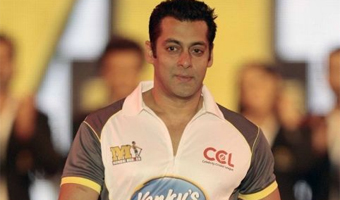 Salman Khan unveils flag at cricket league