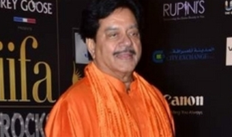 Shatrughan returns to acting and dramatic dialogues delivery