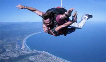 Break the mush, go skydiving this Valentines 