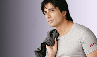 Sonu Sood locks horns with Sheetal Talwar