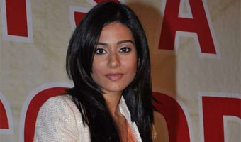 Amrita Rao under pressure working with Big B