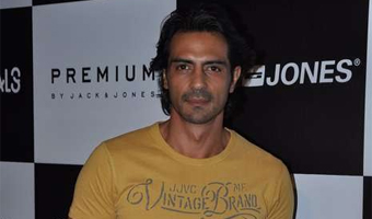 Ban horse drawn carriages, urges Arjun Rampal 