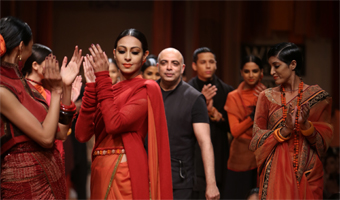 Tahiliani takes inspiration from fakirs, paints ramp with bold colours 