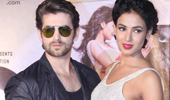 Neil, Sonal Chauhan get chatty with fans