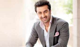 Ranbir stalls shoot for injured make up man