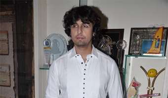 Sonu Nigam composes title track for Singh Saheb...