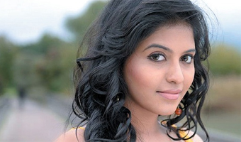 Anjali starts shooting for Bol Bachchan remake