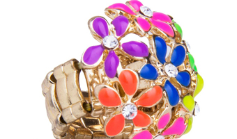 Step out in style with Toniqs accessories