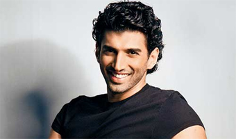 I wasnt looking for solo leads: Aditya Roy Kapoor