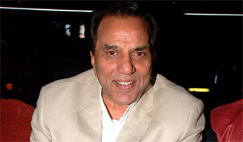 Politicians should watch Satyakam: Dharmendra