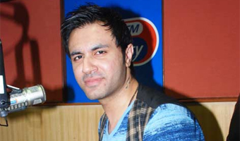 Mustafa Zahid emotional about Aashiqui 2 number