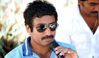 Sreenu to write his own script for Aagadu?