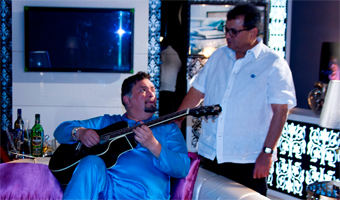 Rishi Kapoor plays Karz tune in Kaanchi 