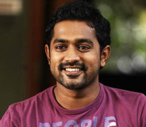 Asif Ali plays driver to lady police officers