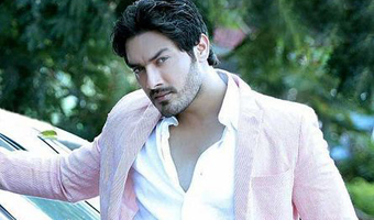 Avinesh Rekhi in no hurry to enter films