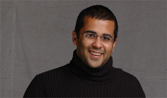 Chetan Bhagat turns narrator for matrimonial site 