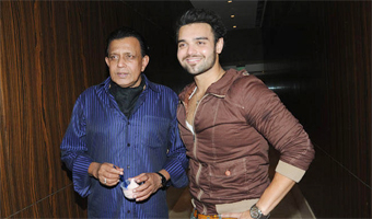 Mahaakshay found it nerve wracking to work with dad